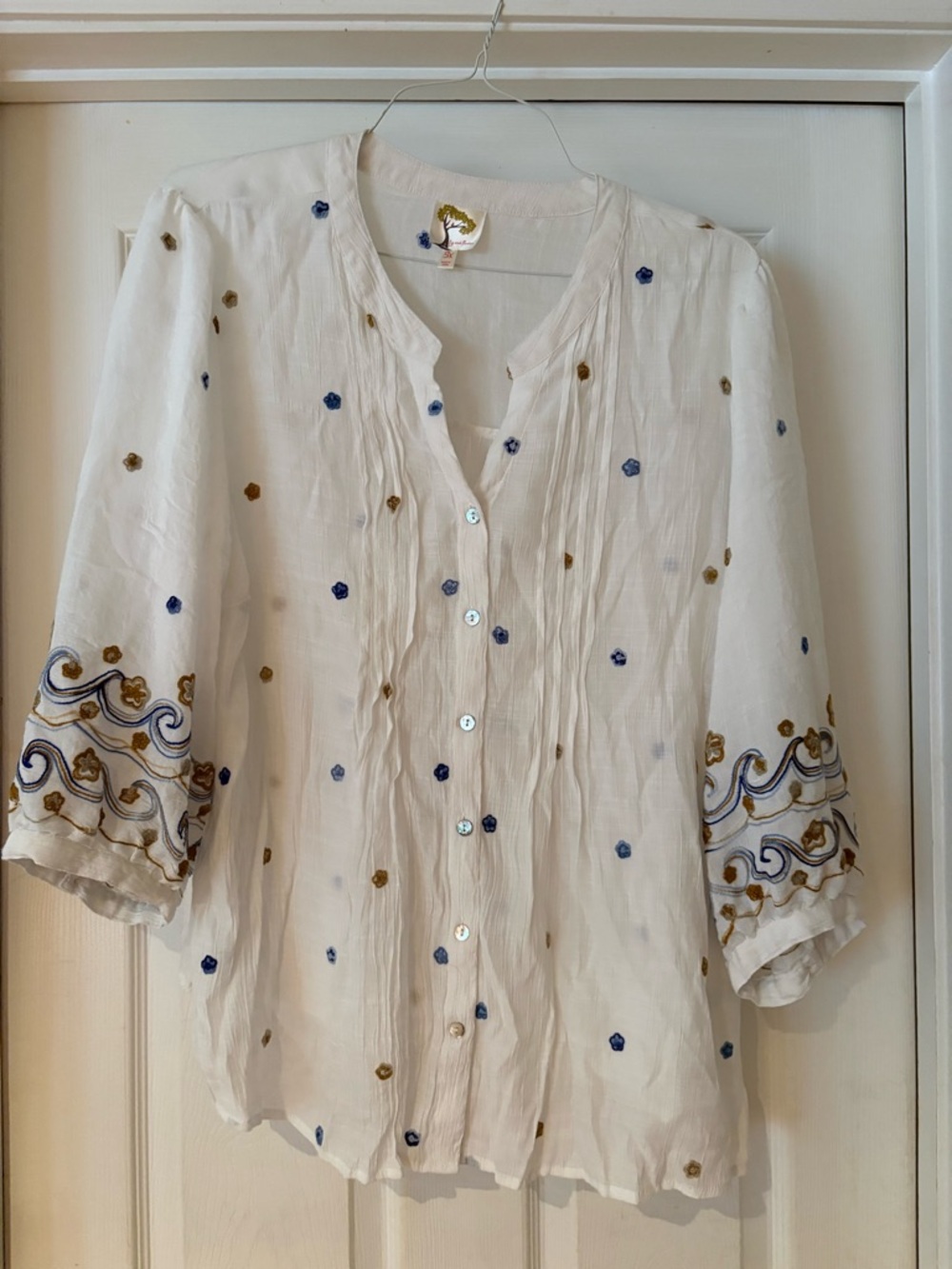 fig and flower White Button-Front Blouse with Blue and Gold Embroidery